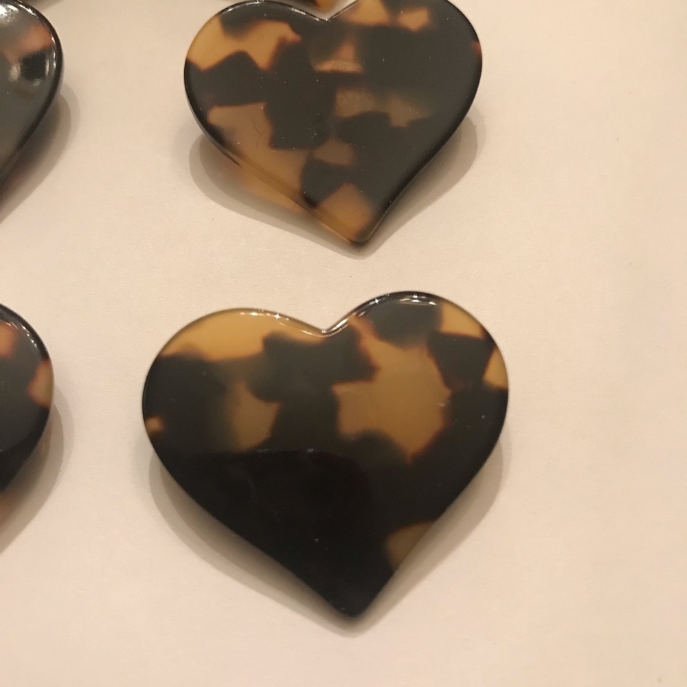 7 Tortoise Shell Colored Heart Buttons - image 2